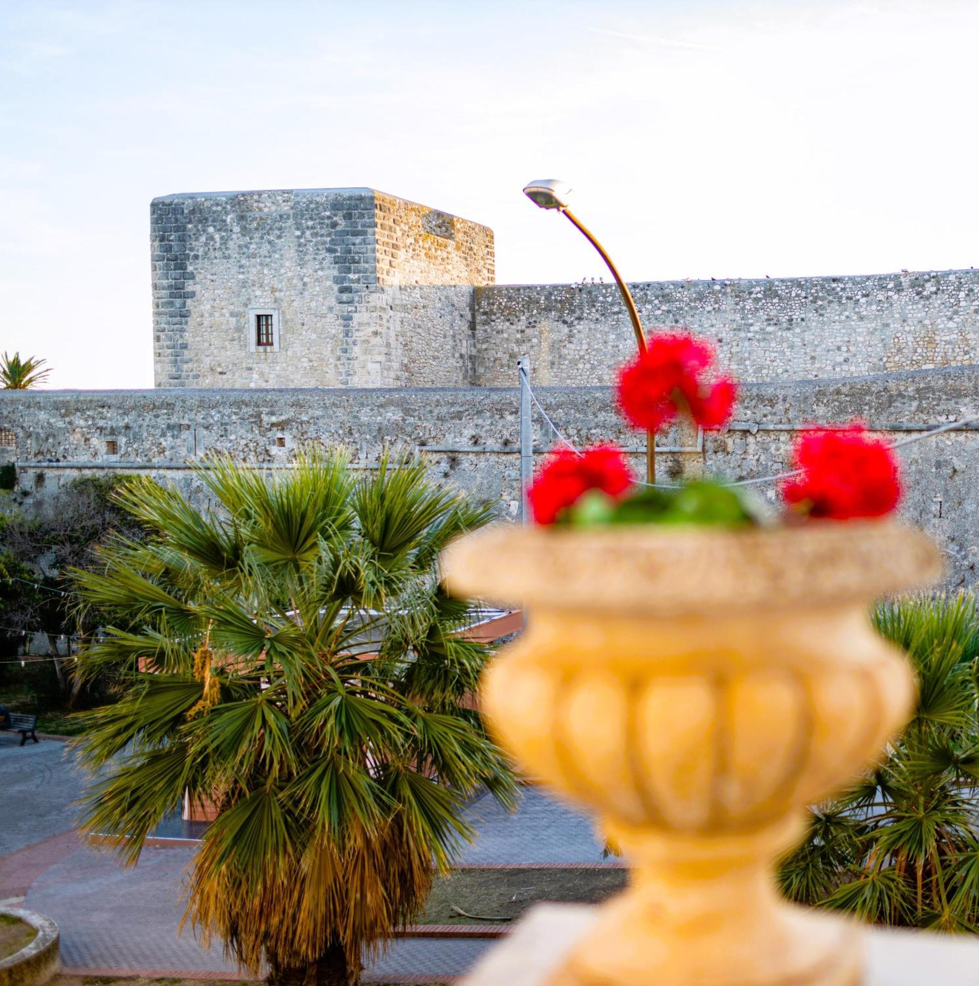 Mare E Castello Apartman Manfredonia Kültér fotó